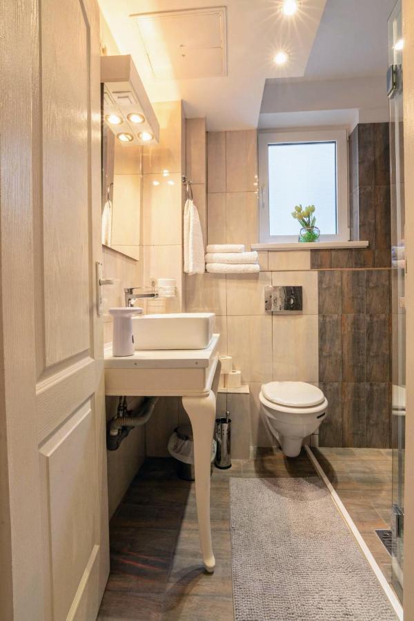 Modern & Stylish Apartment Excellent Location Superhost Констанца Екстер'єр фото